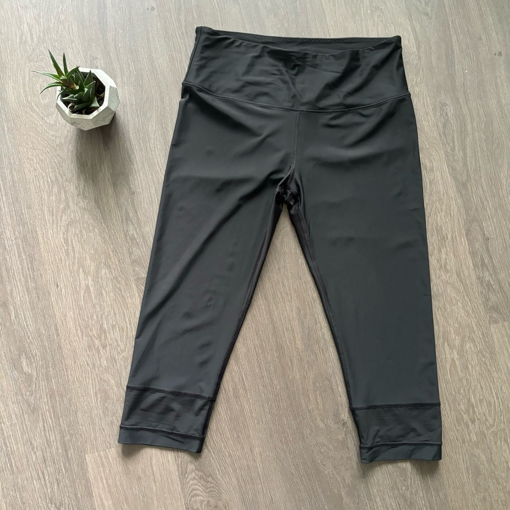Victoria Secret Sport Black Cropped Legging with Sheer Panelling Detail